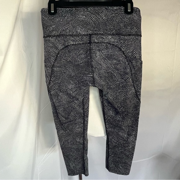 Lululemon Fast and Free Crop 19" Nulux Free Spirit Ice Grey Dot Black Size 8 - Picture 6 of 11